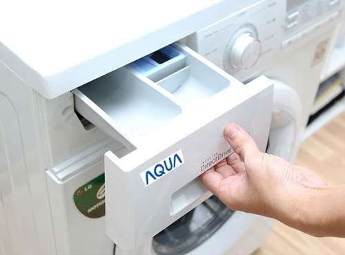 Vệ sinh ngăn chứa máy giặt Aqua