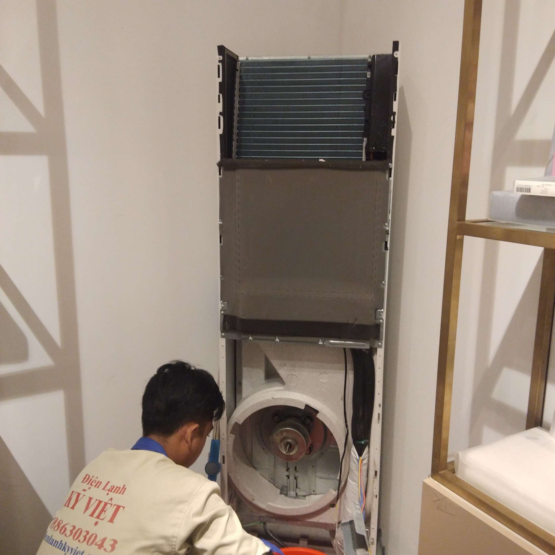 Vệ sinh máy lạnh I vệ sinh máy lạnh tủ đứng - Điện Lạnh Kỹ Việt