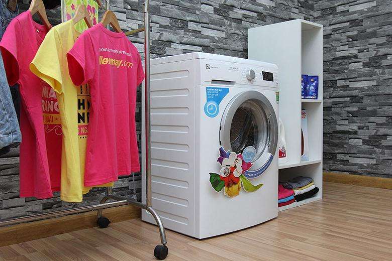 Máy giặt Electrolux EWP10742 nổi bật với thiết kế cửa trước