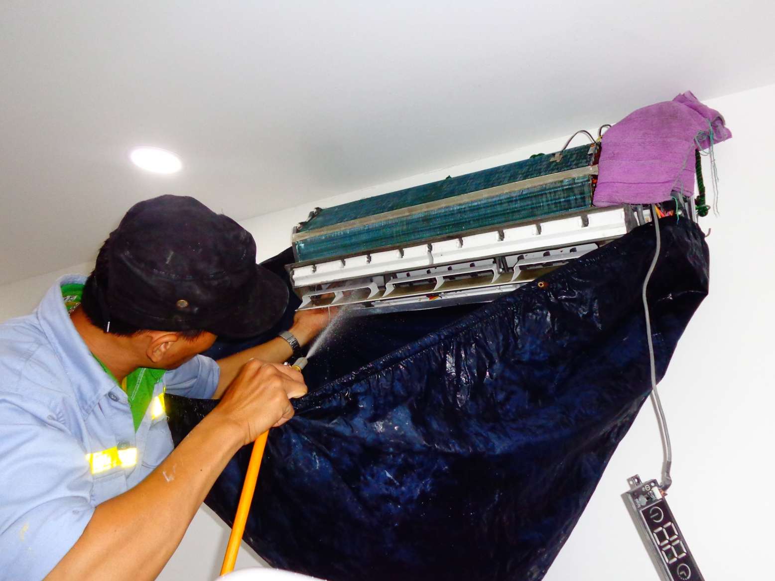 Hướng dẫn cách vệ sinh máy lạnh LG tại nhà - Điện lạnh Bảo An